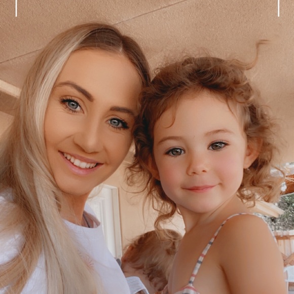 Meet your Posher, Sam - Picture 2 of 3